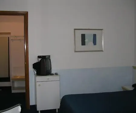 Hotel Cristallo 2*