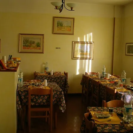 Hotel Cristallo 2*