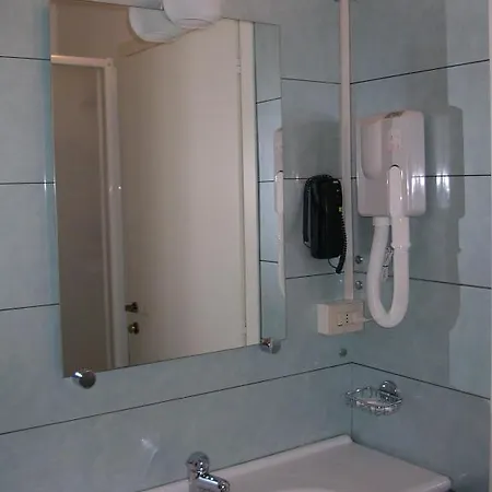 Hotel Cristallo 2*